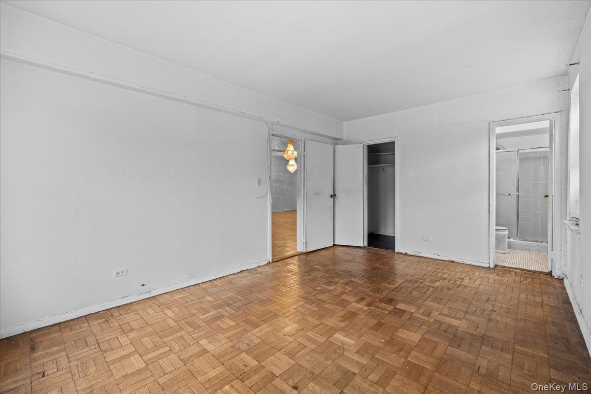 #7 photo, 800 Grand Concourse, Bronx , NY 10451