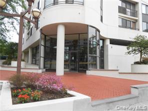 #1 photo, 10 Cottage Place, White Plains , NY 10601