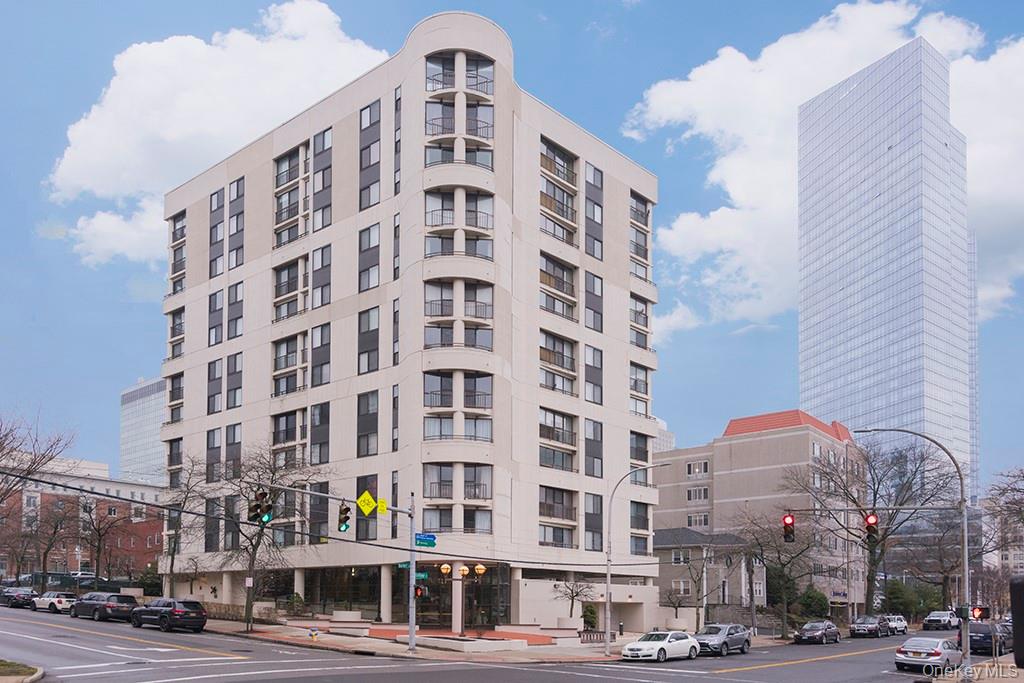 #2 photo, 10 Cottage Place, White Plains , NY 10601