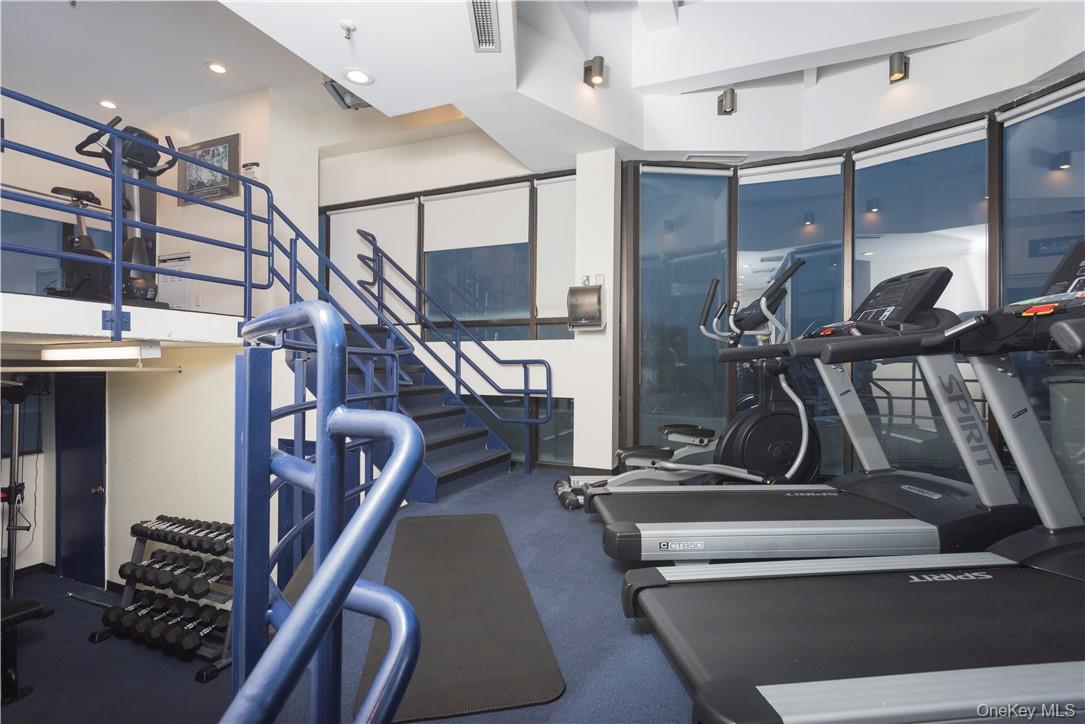 #20 photo, 10 Cottage Place, White Plains , NY 10601