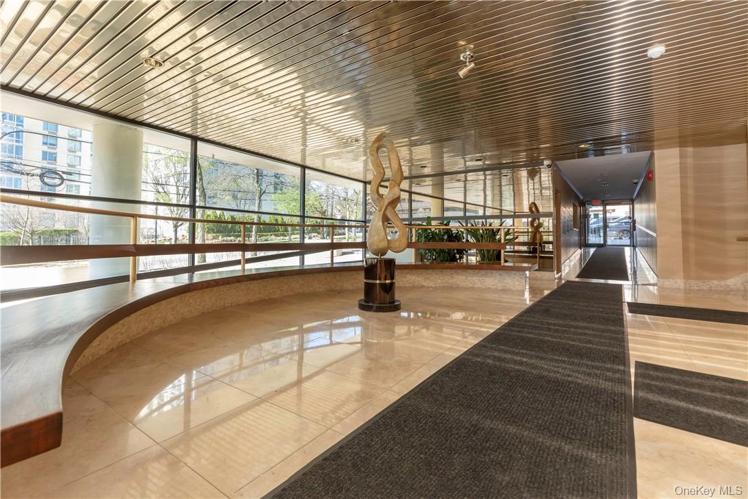 #4 photo, 10 Cottage Place, White Plains , NY 10601