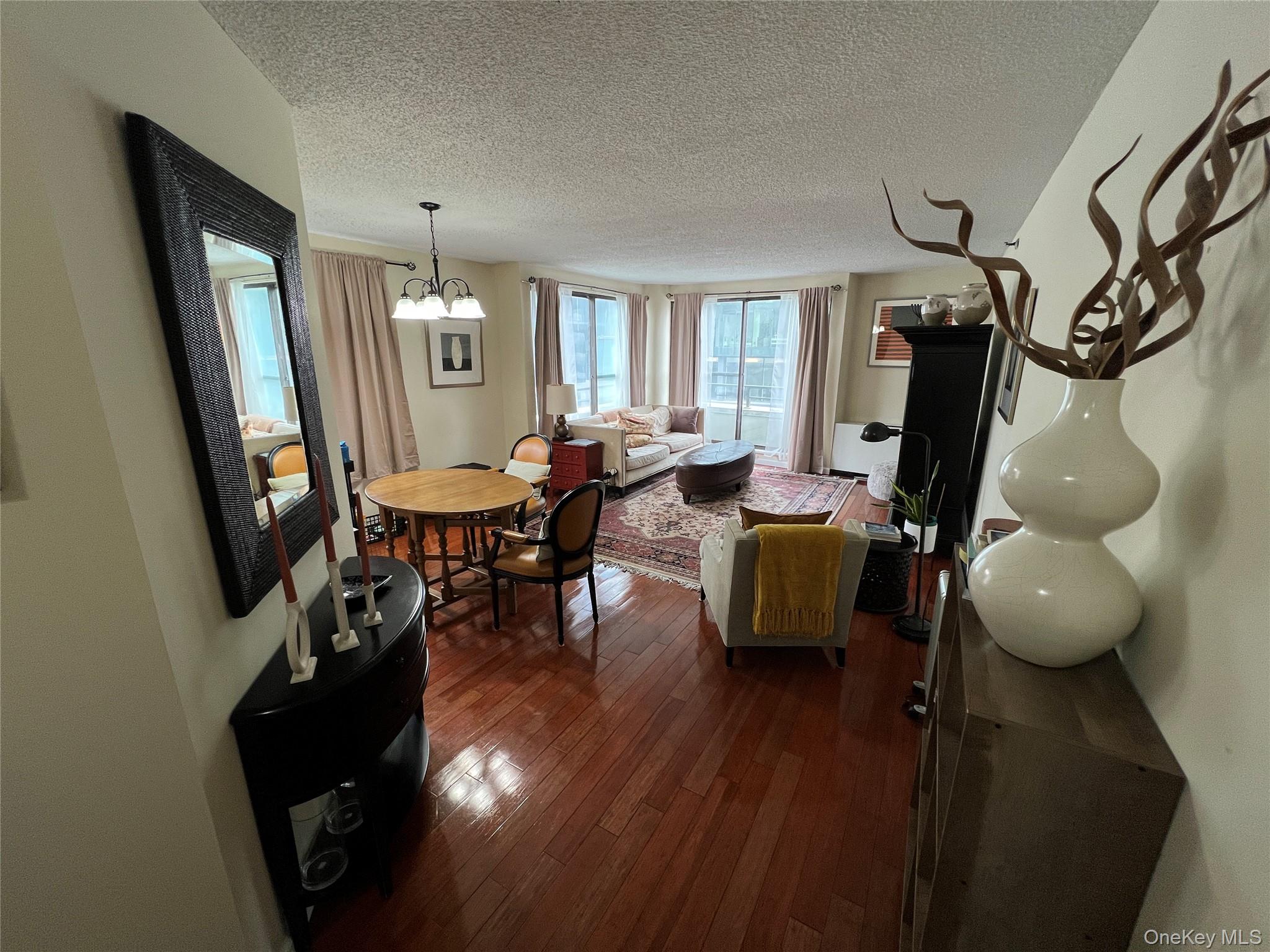 #5 photo, 10 Cottage Place, White Plains , NY 10601