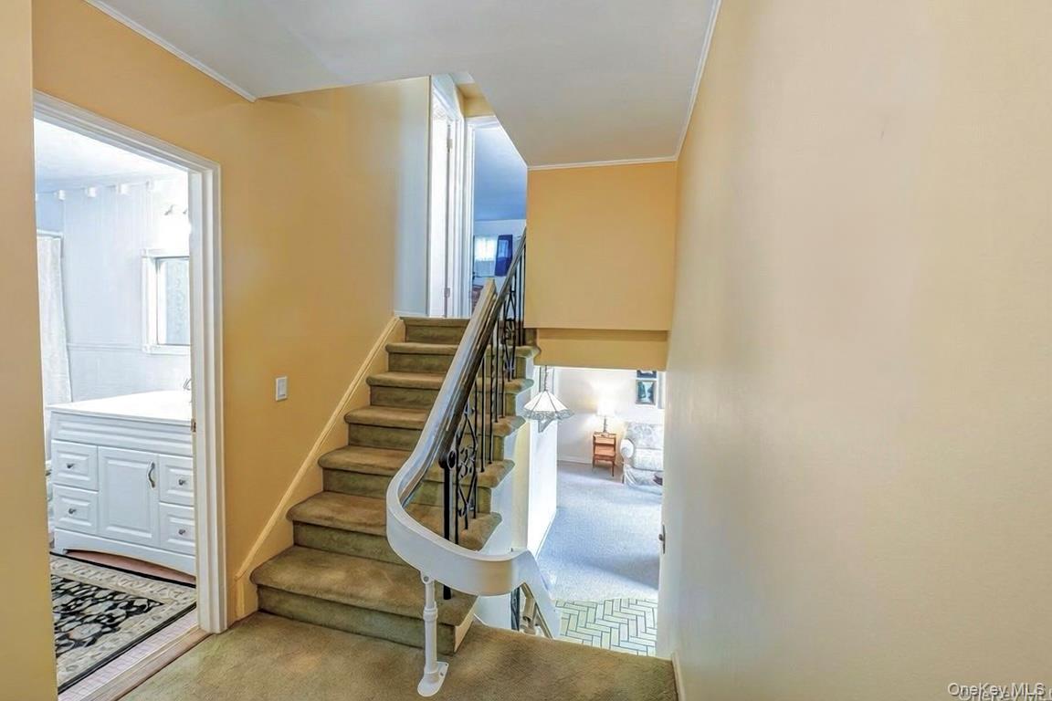 #17 photo, 28 Halcourt Drive, Plainview , NY 11803