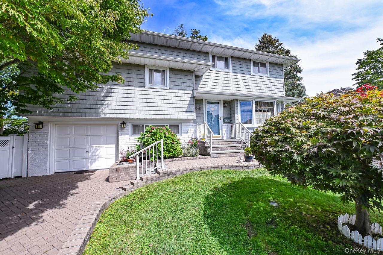 #2 photo, 28 Halcourt Drive, Plainview , NY 11803