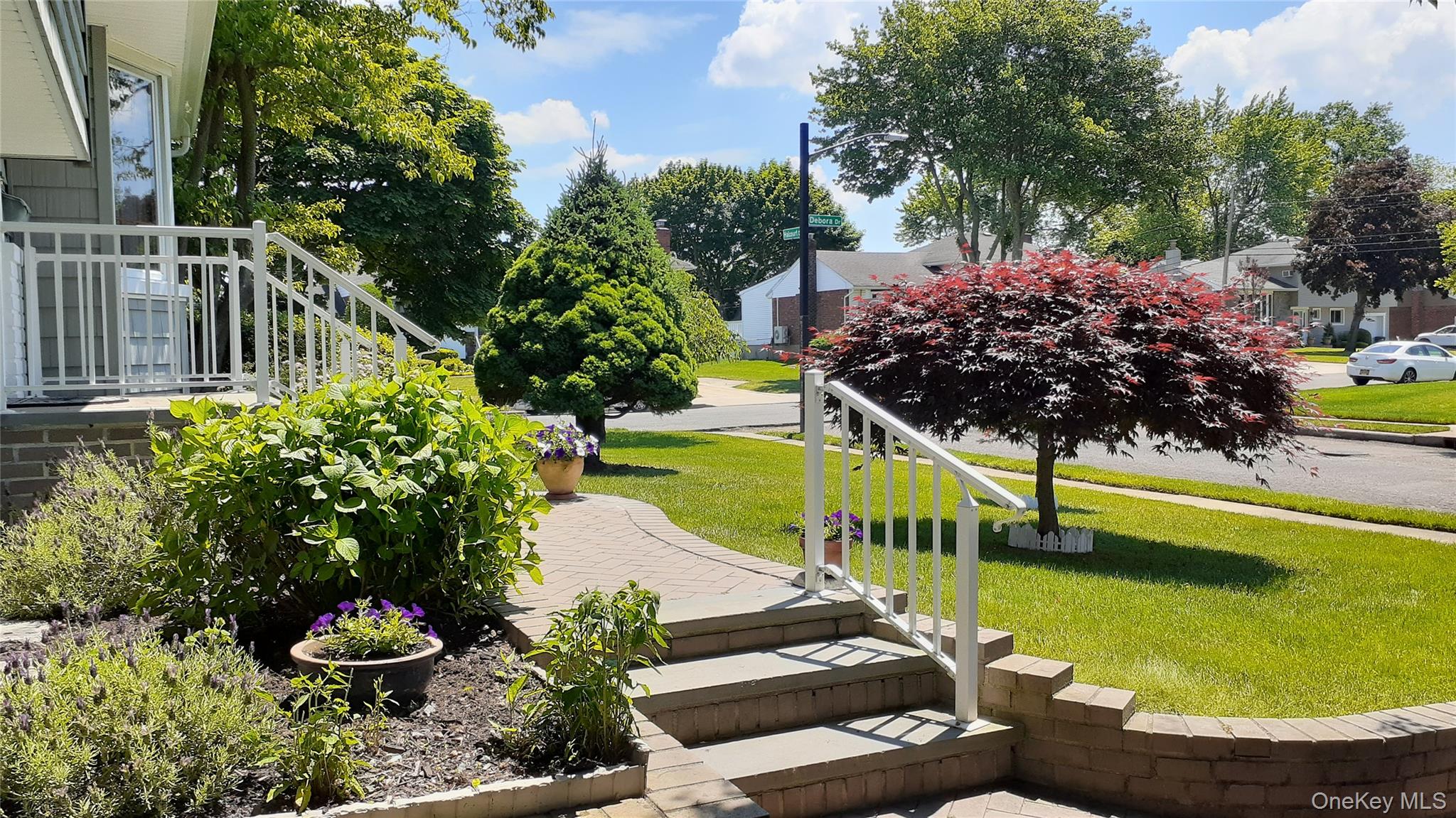 #3 photo, 28 Halcourt Drive, Plainview , NY 11803