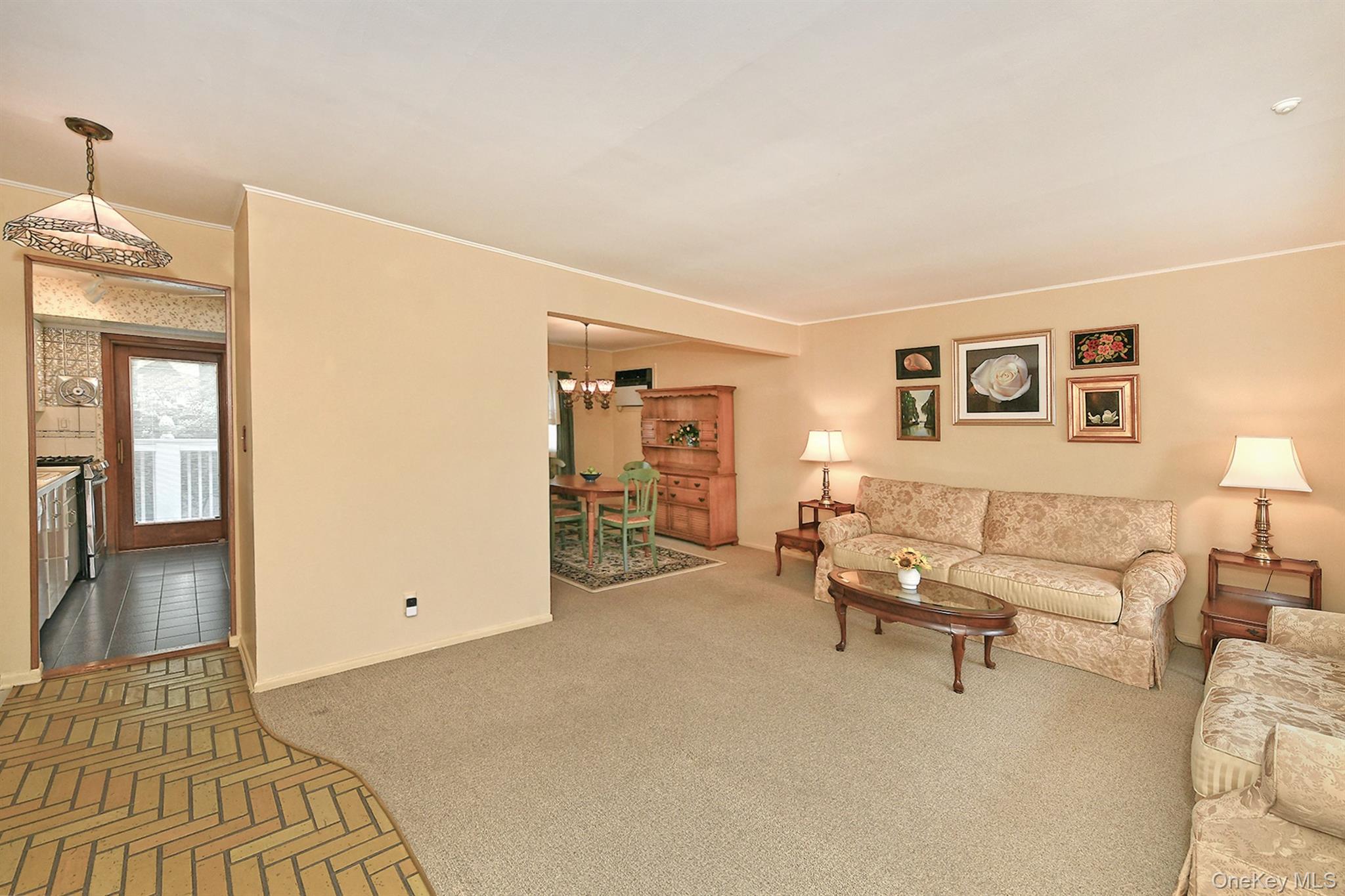 #4 photo, 28 Halcourt Drive, Plainview , NY 11803