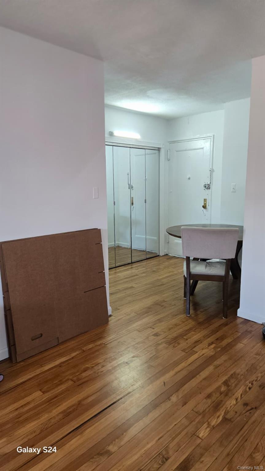 #11 photo, 33-16 82 Street, クイーンズ区 Jackson Heights , NY 11372