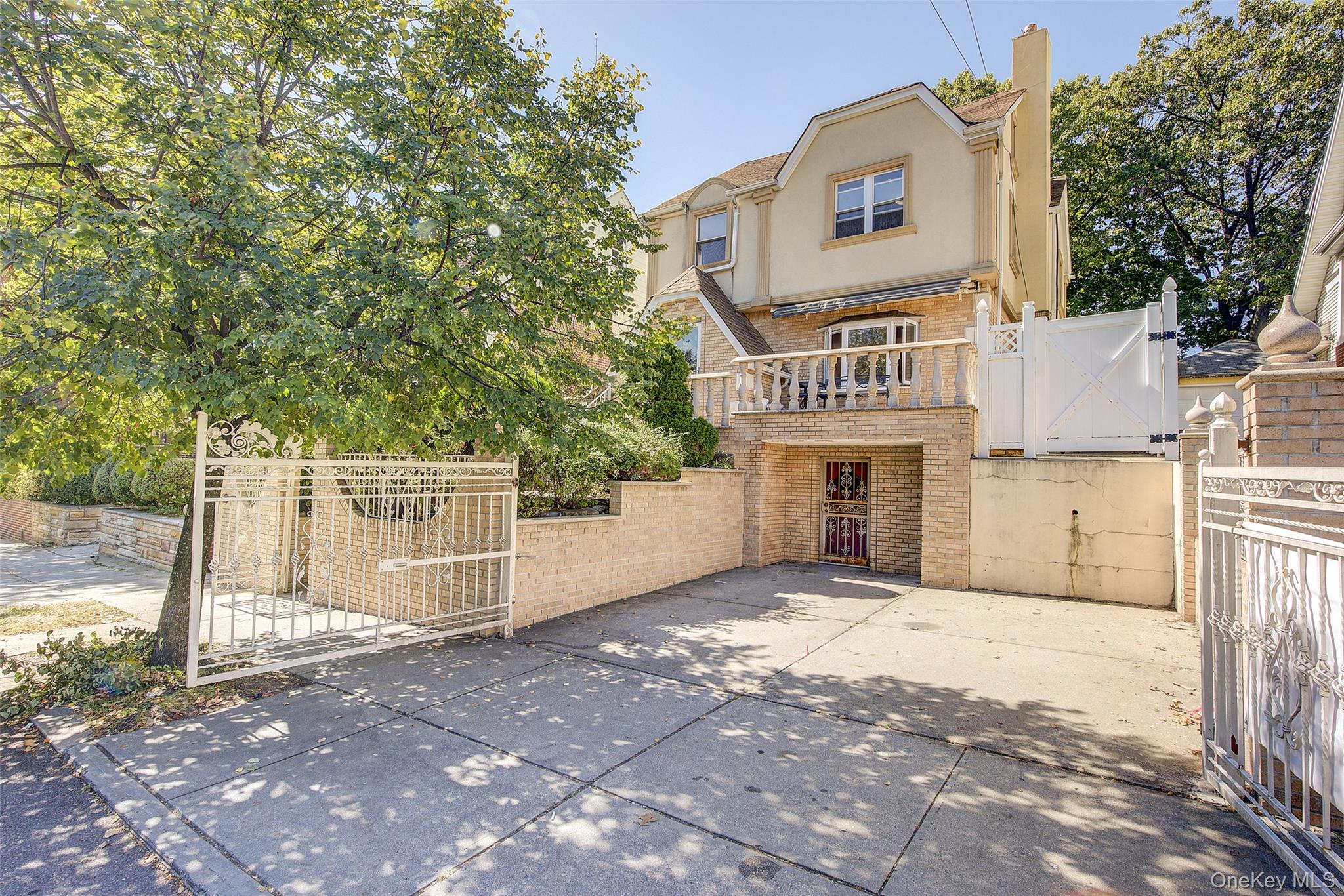 #1 photo, 85-54 148th Street, クイーンズ区 Briarwood , NY 11435