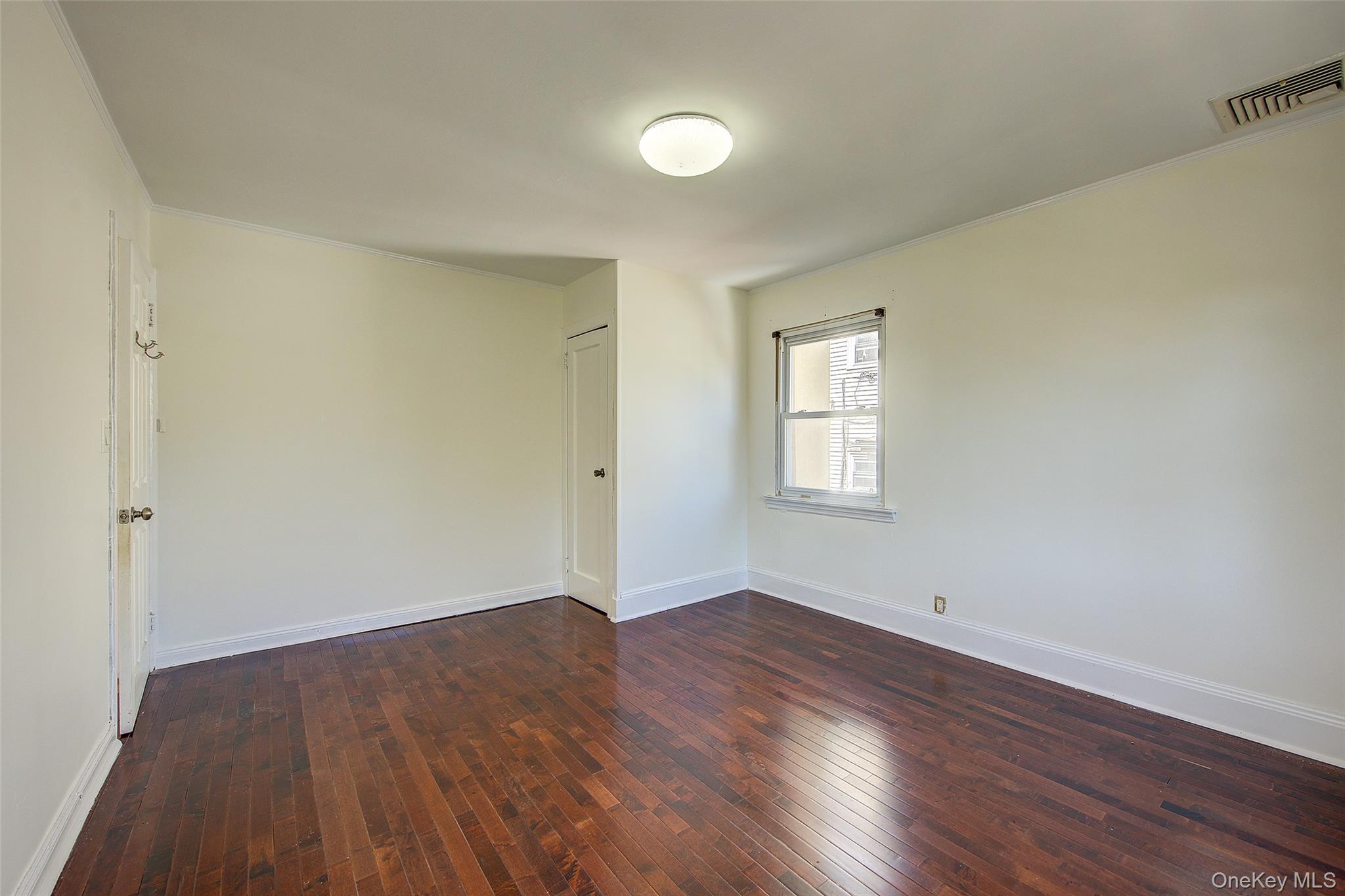 #16 photo, 85-54 148th Street, クイーンズ区 Briarwood , NY 11435