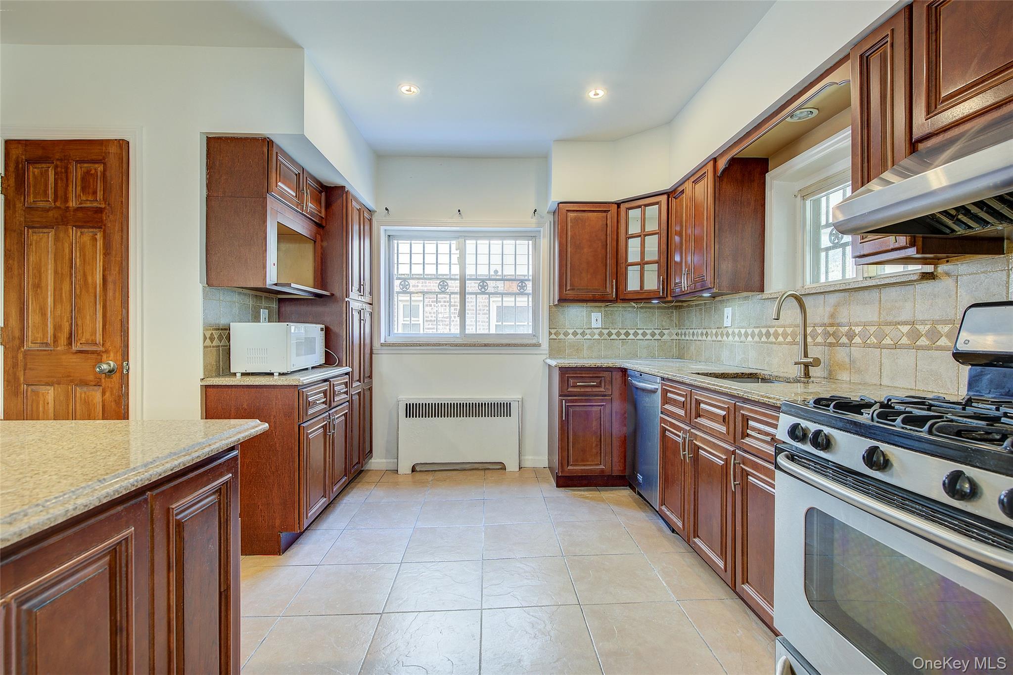 #7 photo, 85-54 148th Street, クイーンズ区 Briarwood , NY 11435