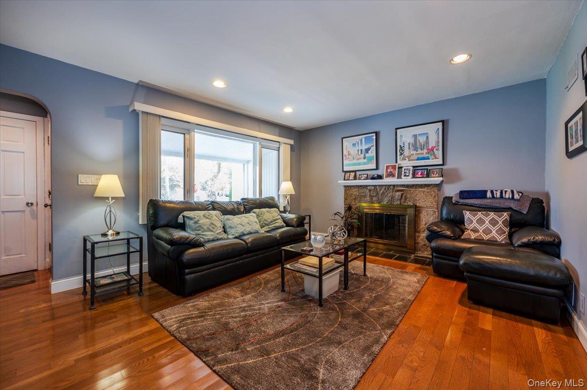 #4 photo, 3354 Knight Street, Oceanside , NY 11572