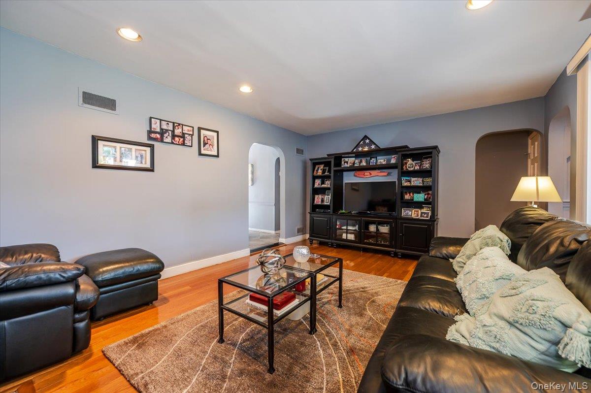 #5 photo, 3354 Knight Street, Oceanside , NY 11572