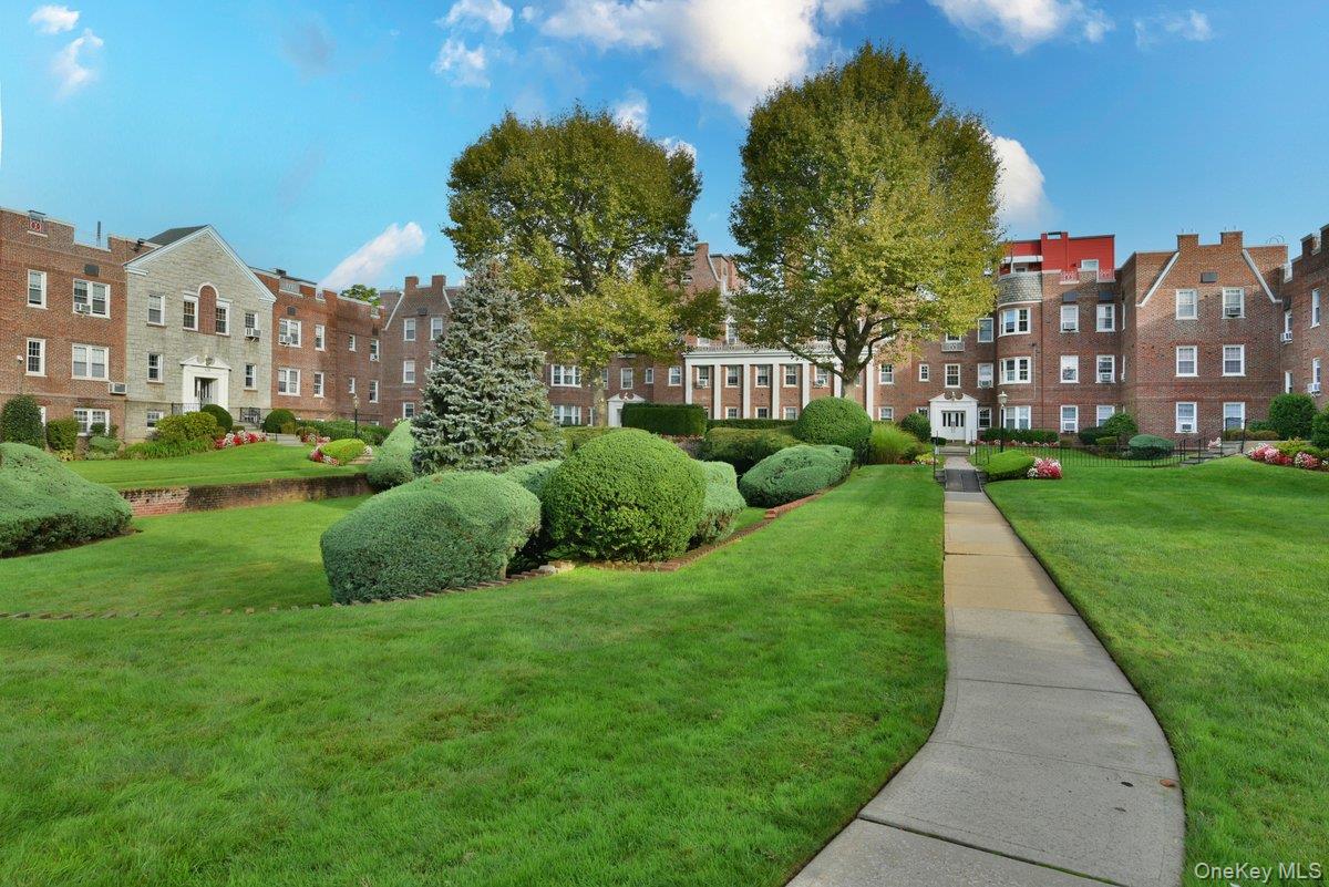 #1 photo, 106 S Village Avenue, ナッソー郡 Rockville Centre , NY 11572