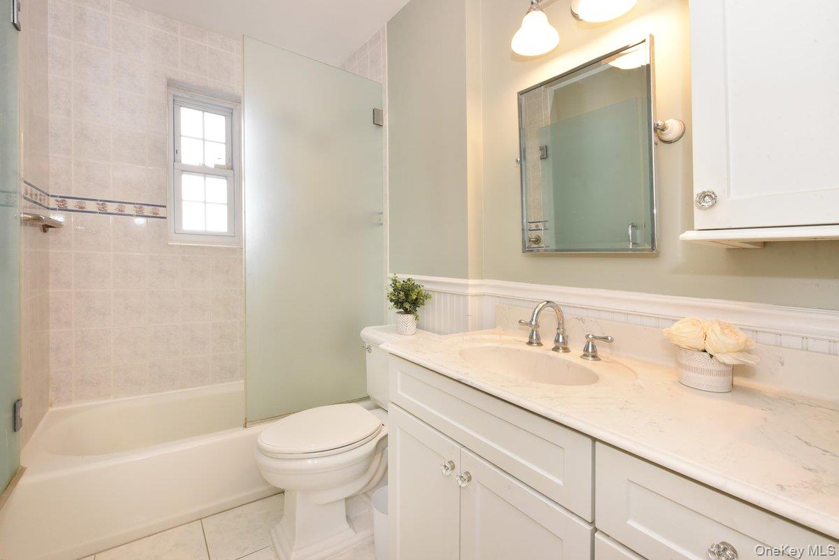 #17 photo, 106 S Village Avenue, ナッソー郡 Rockville Centre , NY 11572