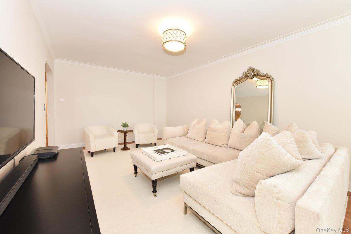 #9 photo, 106 S Village Avenue, ナッソー郡 Rockville Centre , NY 11572