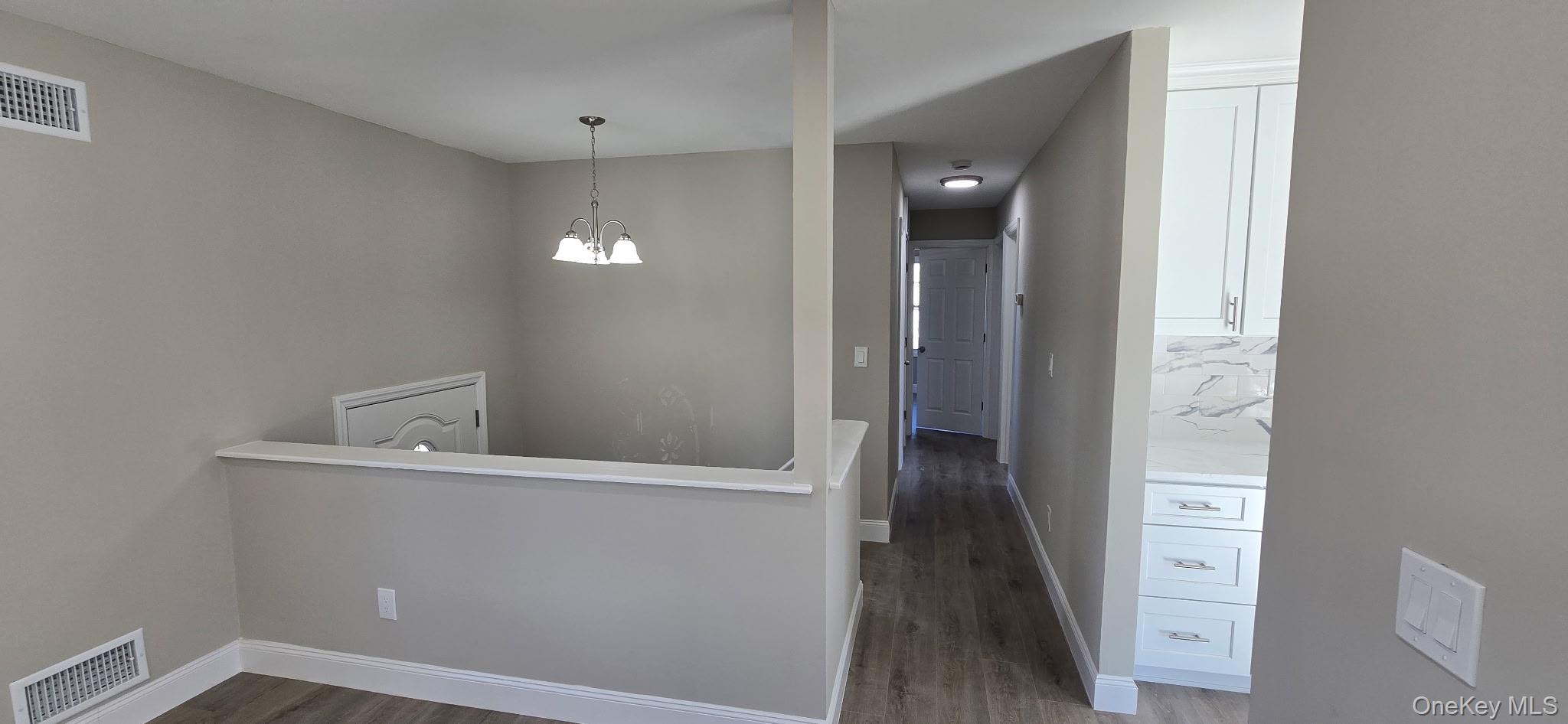 #6 photo, 1902 Race Avenue, サフォーク郡 Medford , NY 11763