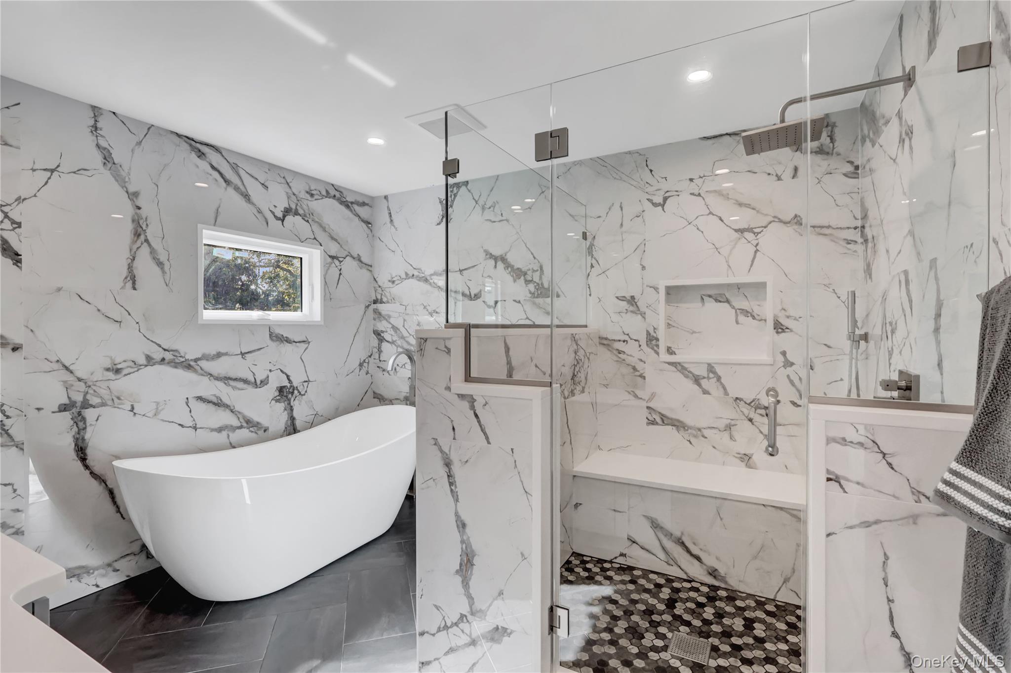 #19 photo, 9 Susan Lane, Dix Hills , NY 11746