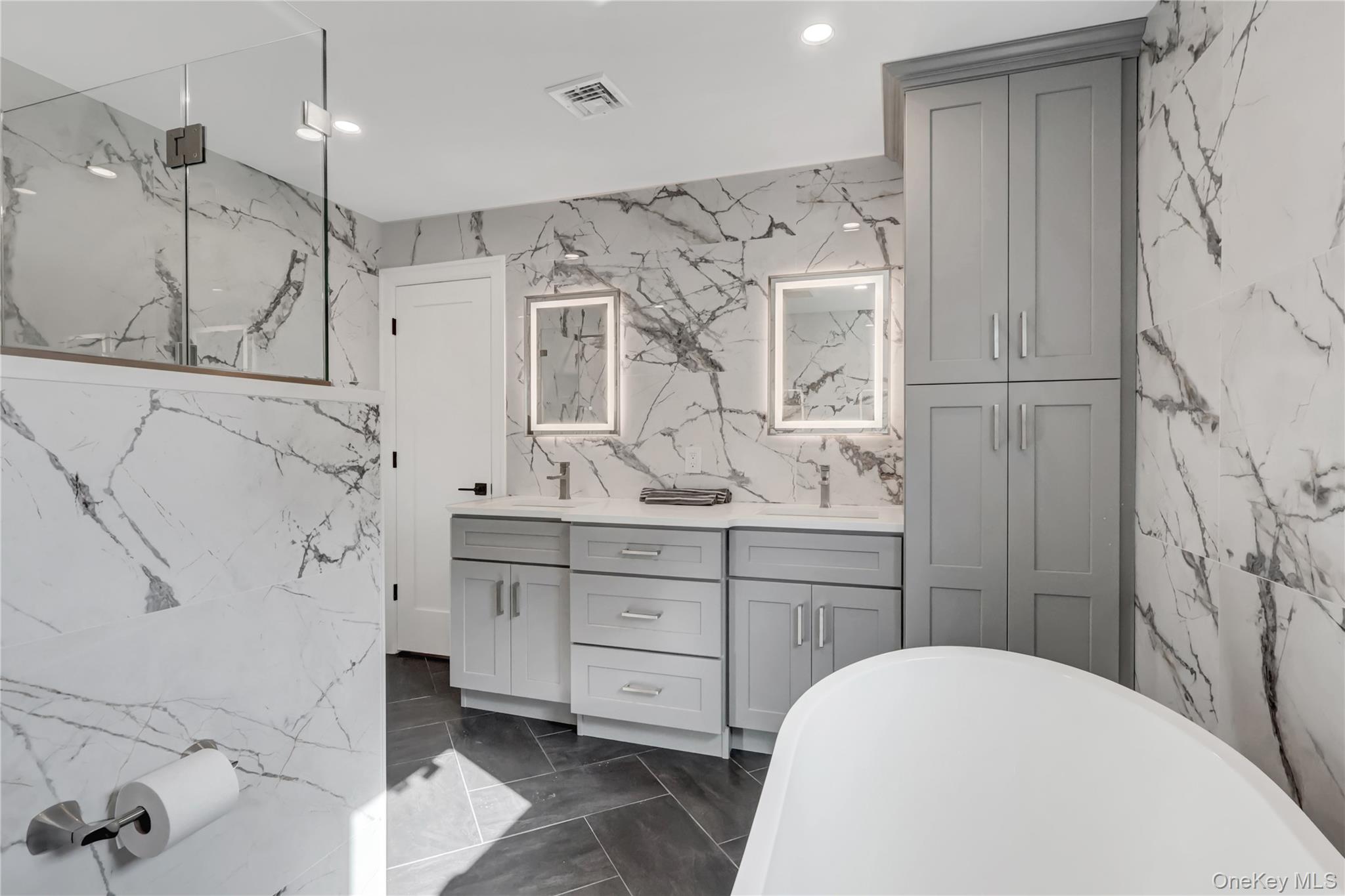 #20 photo, 9 Susan Lane, Dix Hills , NY 11746