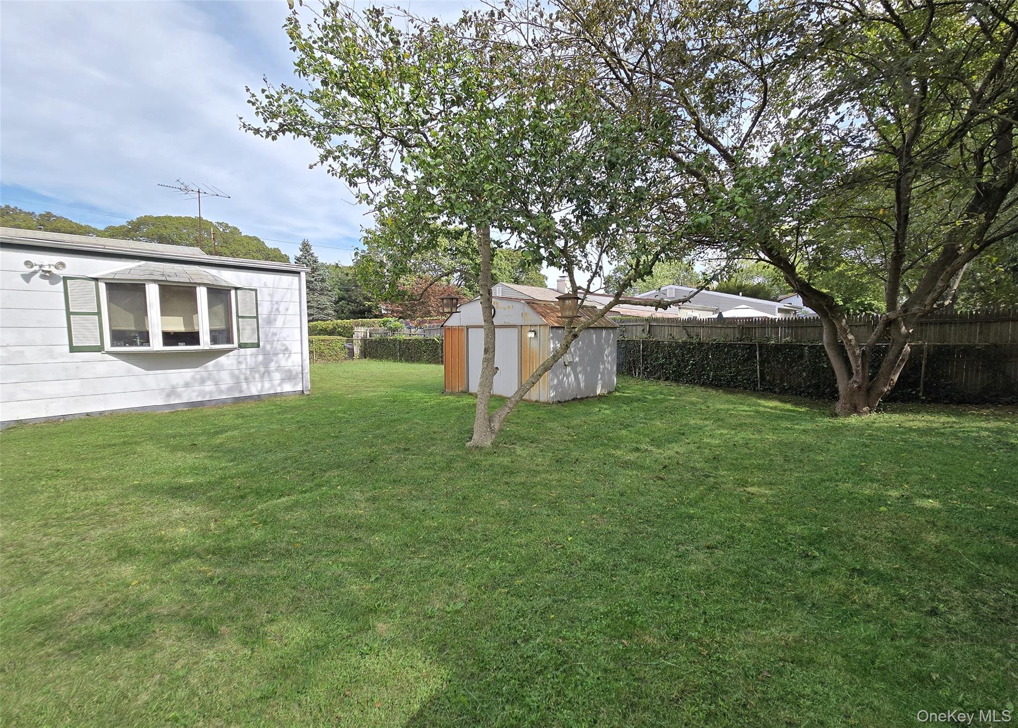 #16 photo, 14 E Oakdale Street, Bay Shore , NY 11706