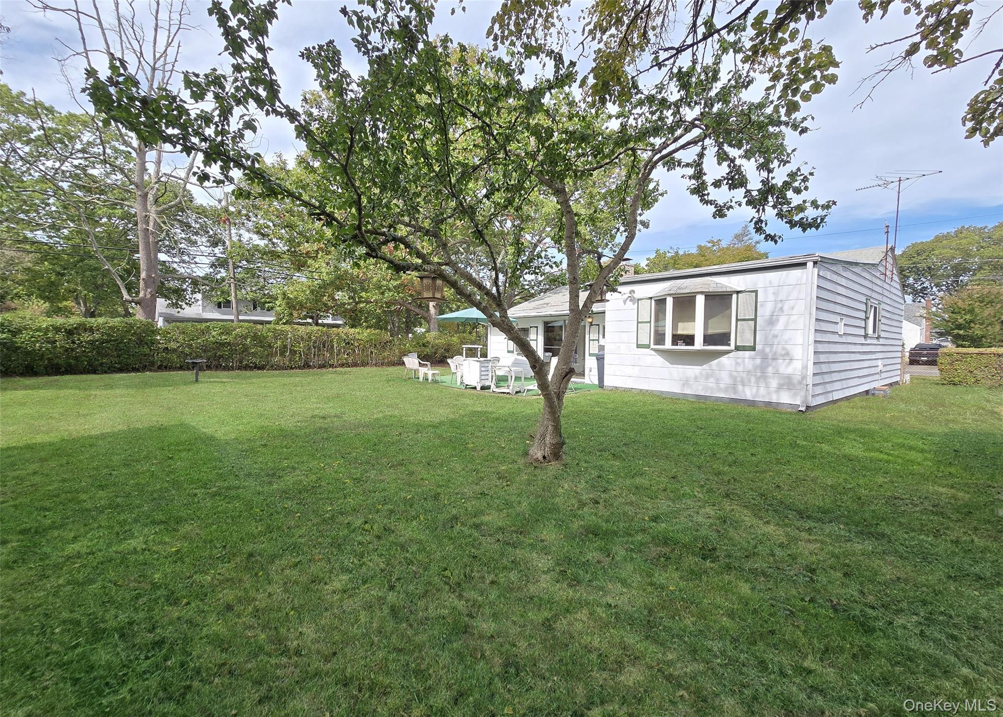 #17 photo, 14 E Oakdale Street, Bay Shore , NY 11706