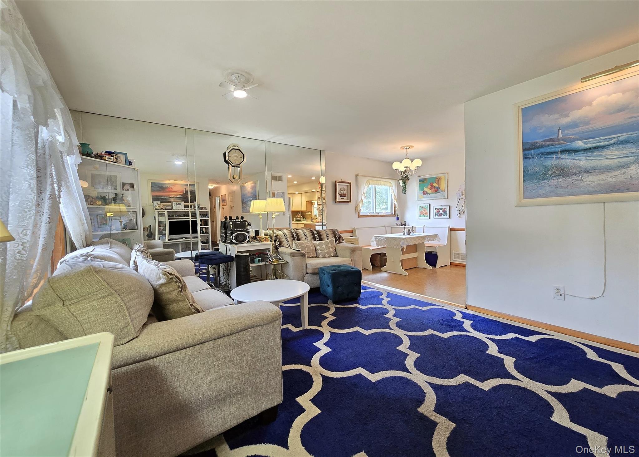 #4 photo, 14 E Oakdale Street, Bay Shore , NY 11706