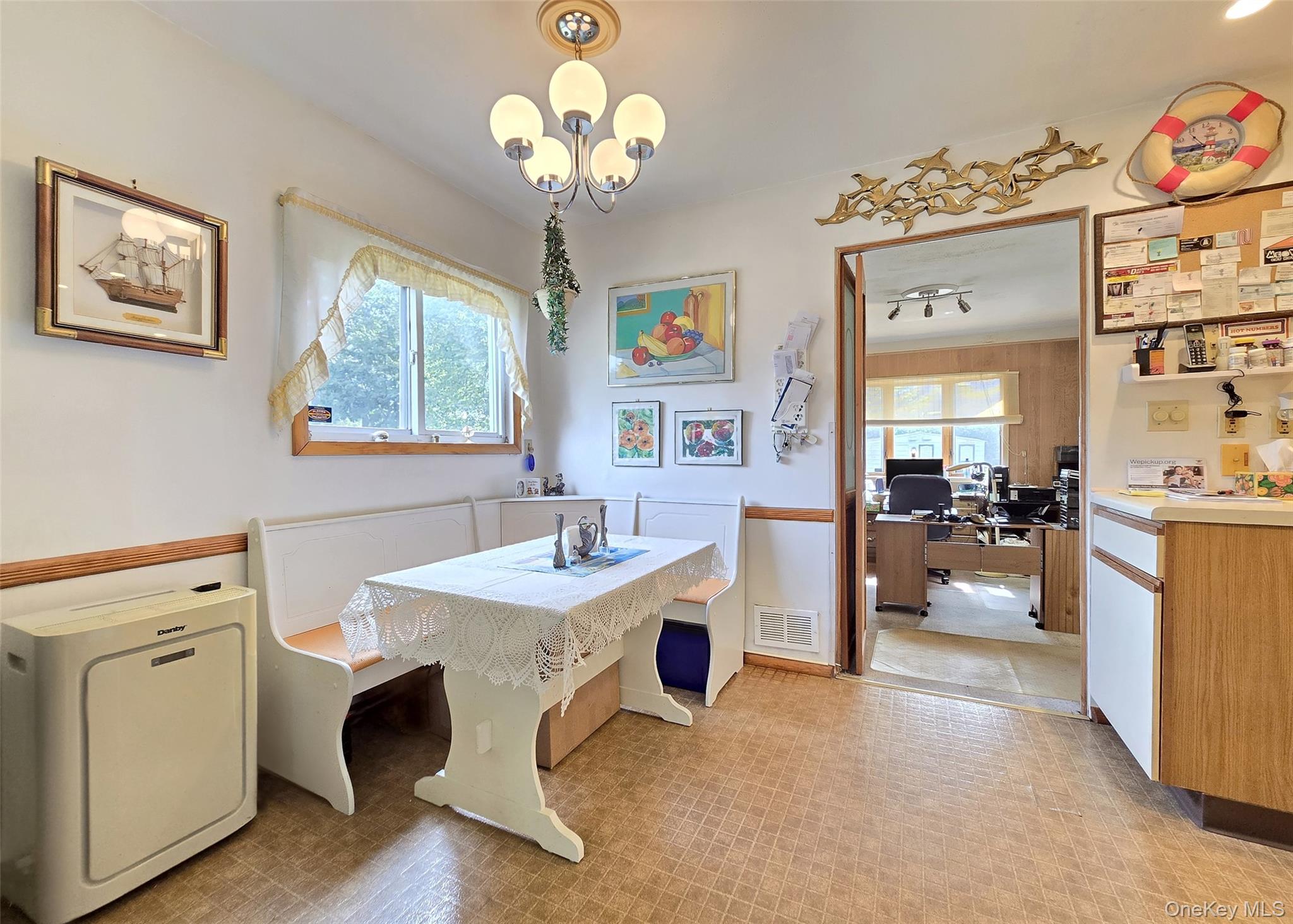 #7 photo, 14 E Oakdale Street, Bay Shore , NY 11706