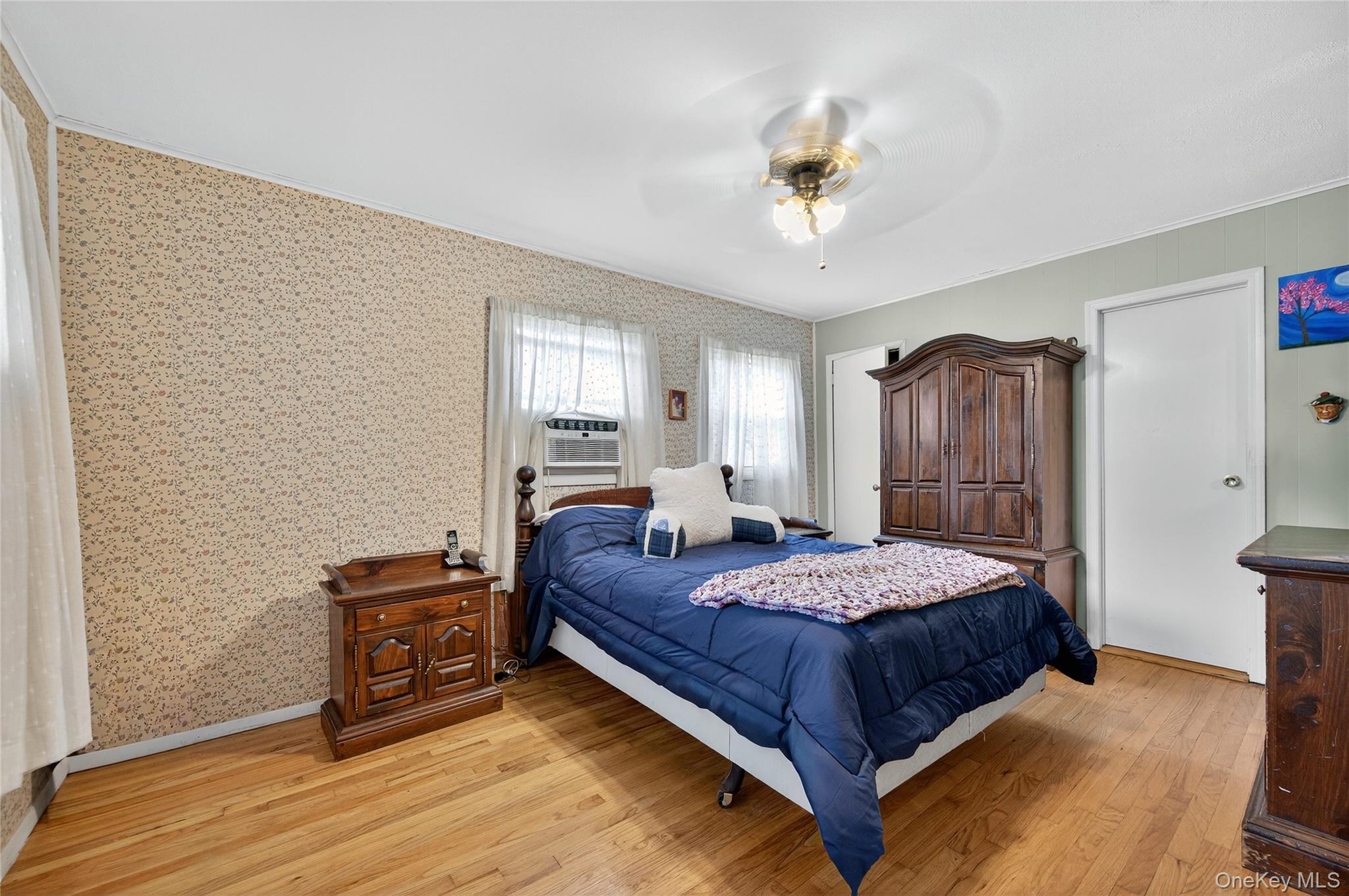 #13 photo, 92 Hemlock Drive, Farmingdale , NY 11735