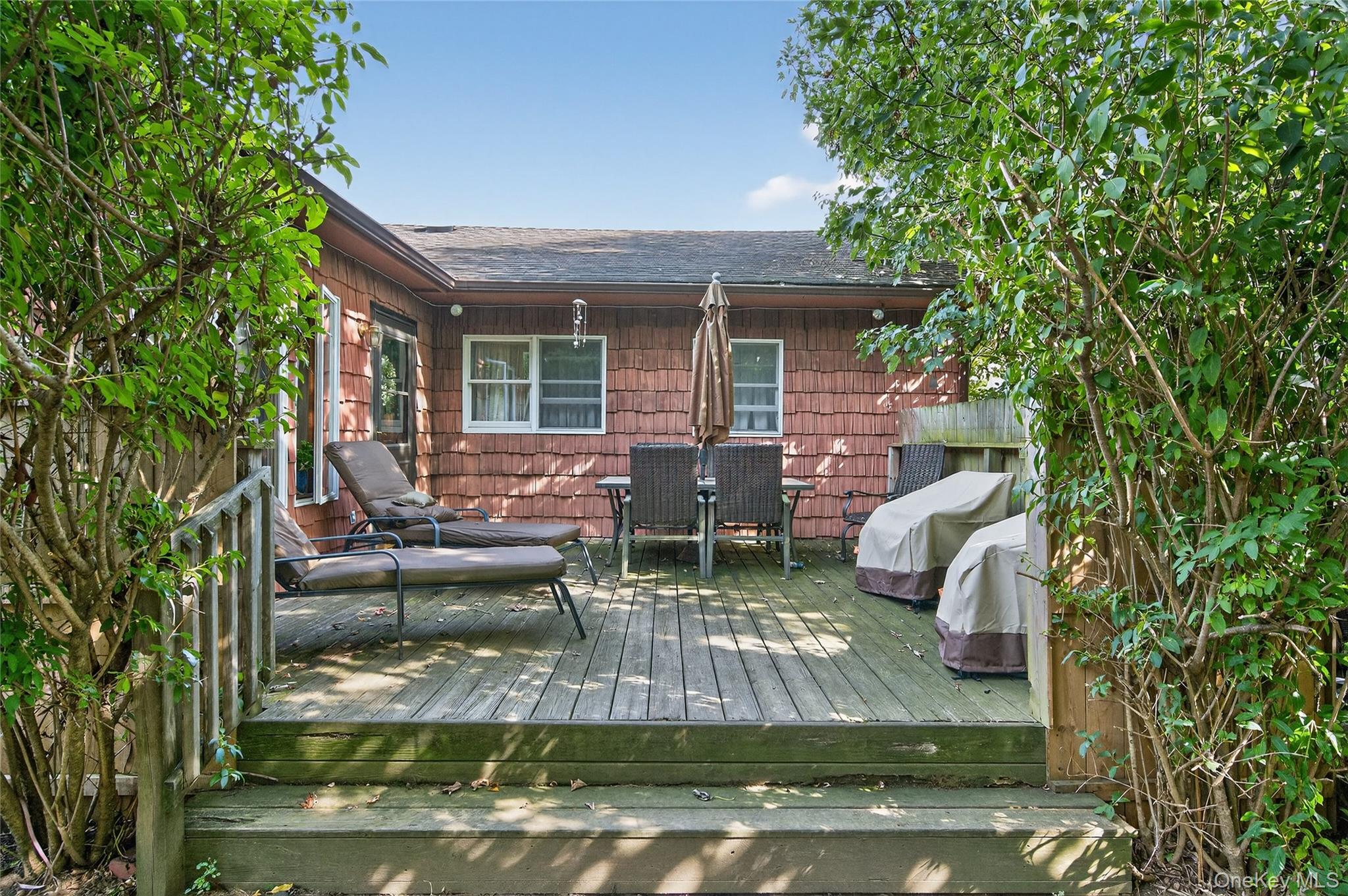 #20 photo, 92 Hemlock Drive, Farmingdale , NY 11735