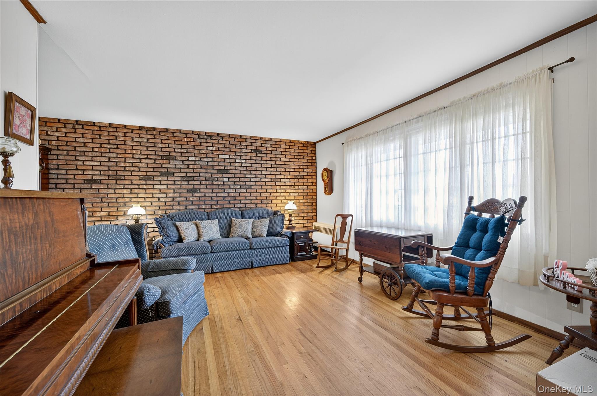 #3 photo, 92 Hemlock Drive, Farmingdale , NY 11735