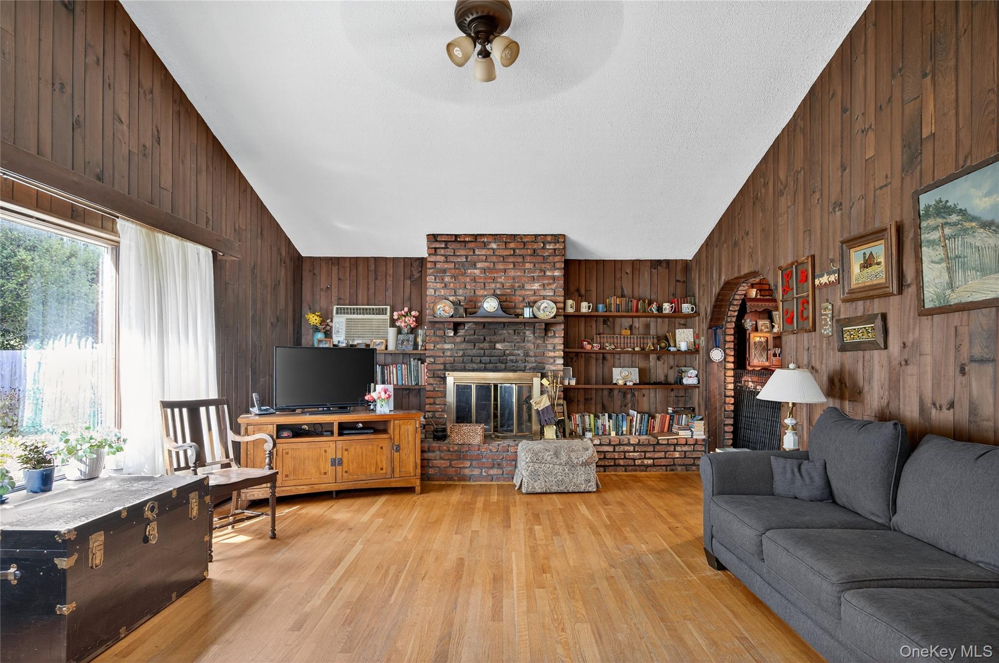 #8 photo, 92 Hemlock Drive, Farmingdale , NY 11735