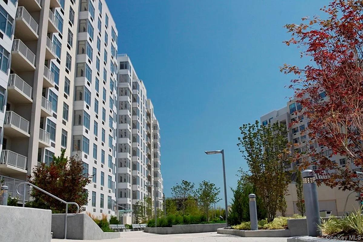 #1 photo, 40-28 College point Boulevard, クイーンズ区 Flushing , NY 11355