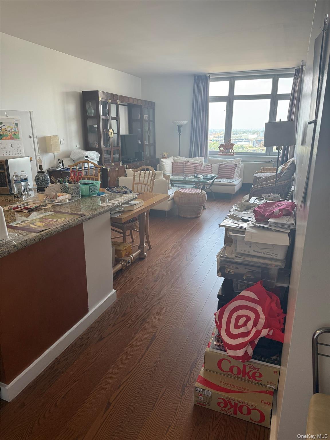 #7 photo, 40-28 College point Boulevard, クイーンズ区 Flushing , NY 11355