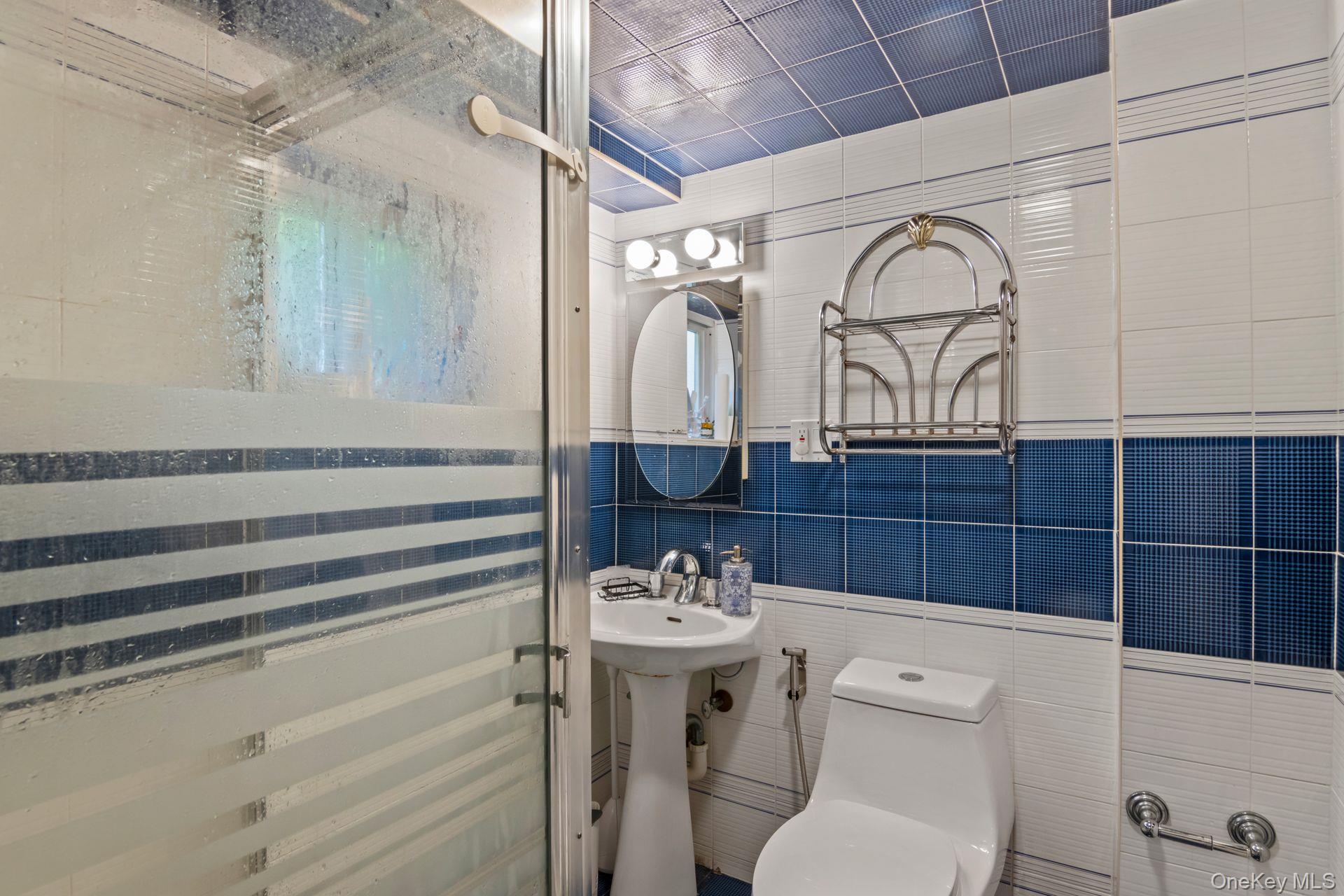 #11 photo, 17 Bluebird Lane, Huntington , NY 11743