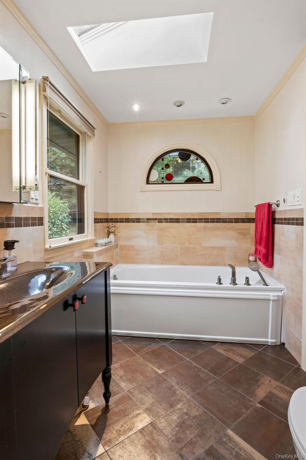 #13 photo, 17 Bluebird Lane, Huntington , NY 11743