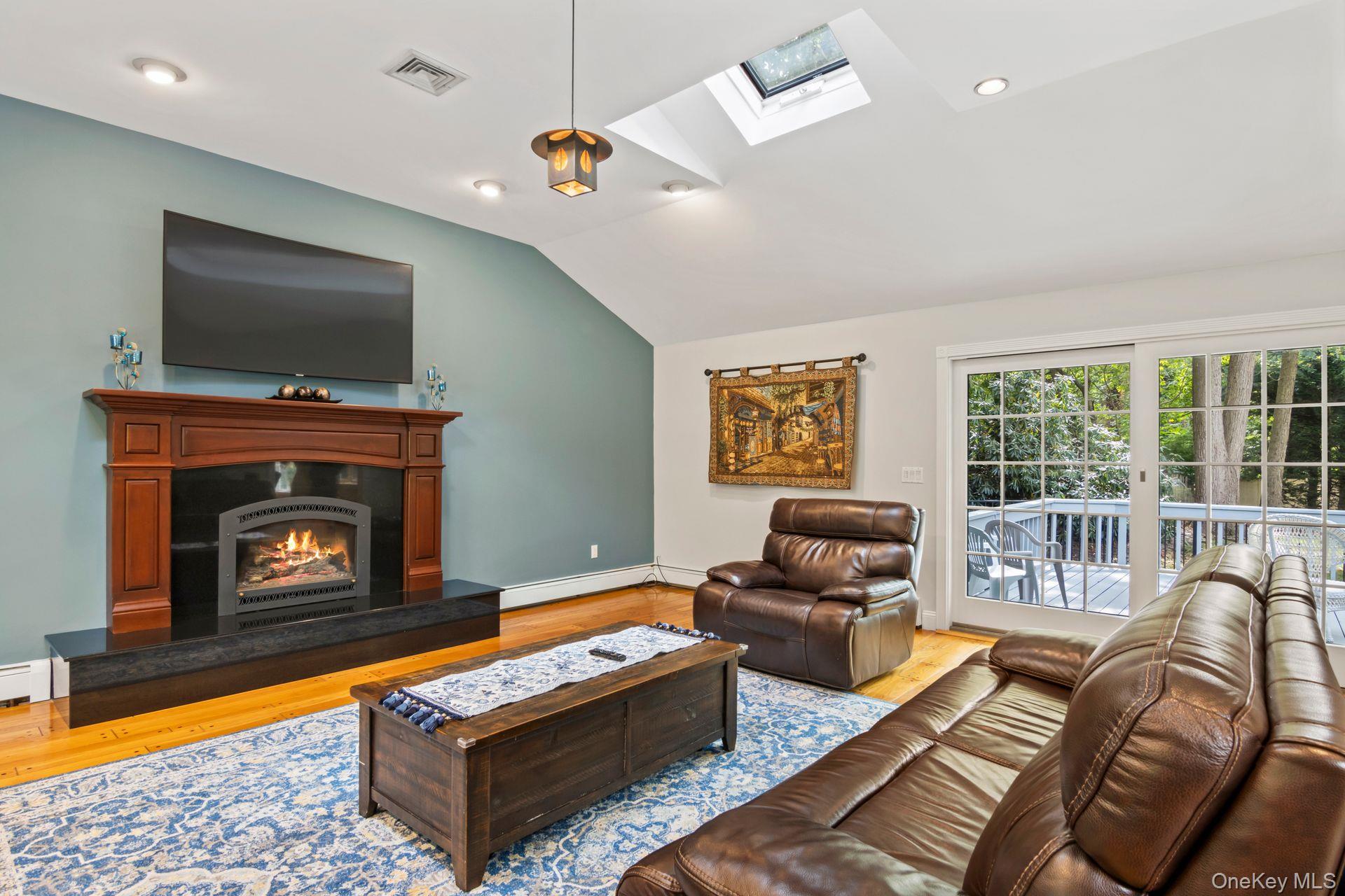 #18 photo, 17 Bluebird Lane, Huntington , NY 11743