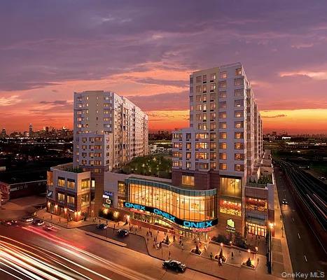 #1 photo, 40-22 College point Boulevard, クイーンズ区 Flushing , NY 11354