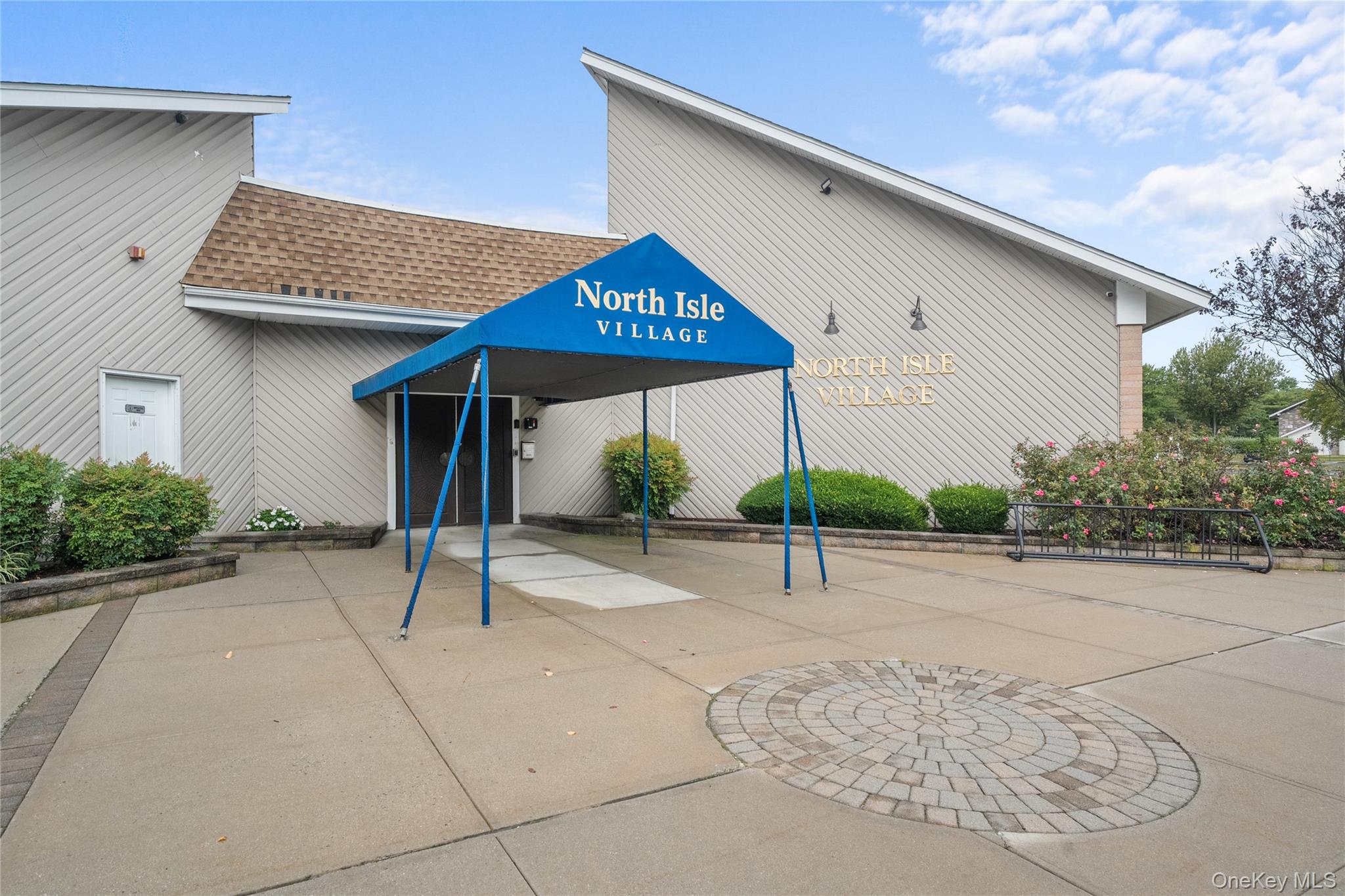 #17 photo, 10 Point Circle, Coram , NY 11727