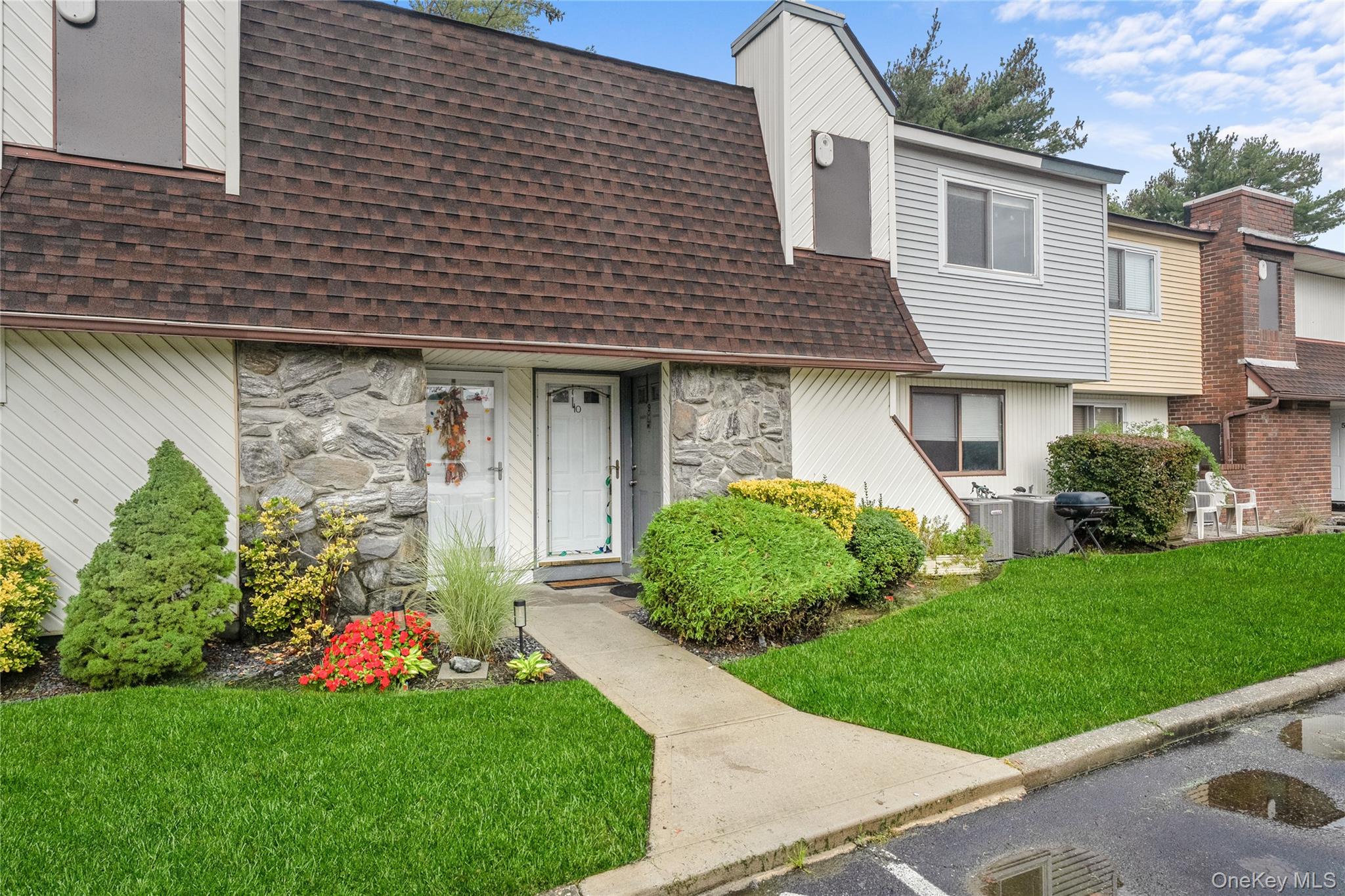 #2 photo, 10 Point Circle, Coram , NY 11727