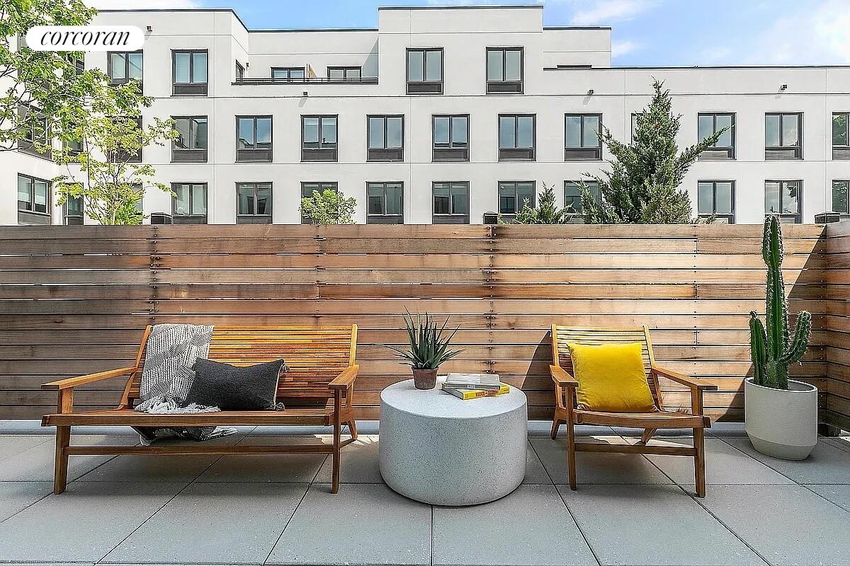 #19 photo, Ridgewood, Ridgewood , NY 11385