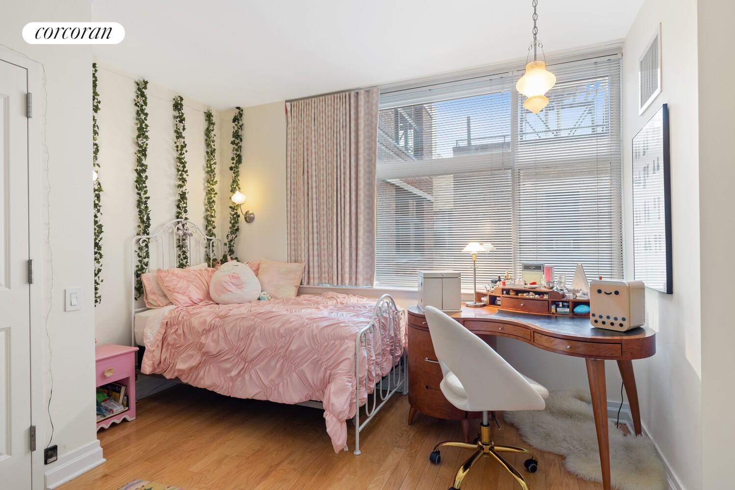 #9 photo, 272 W 107TH Street, マンハッタン Upper West Side , NY 10025