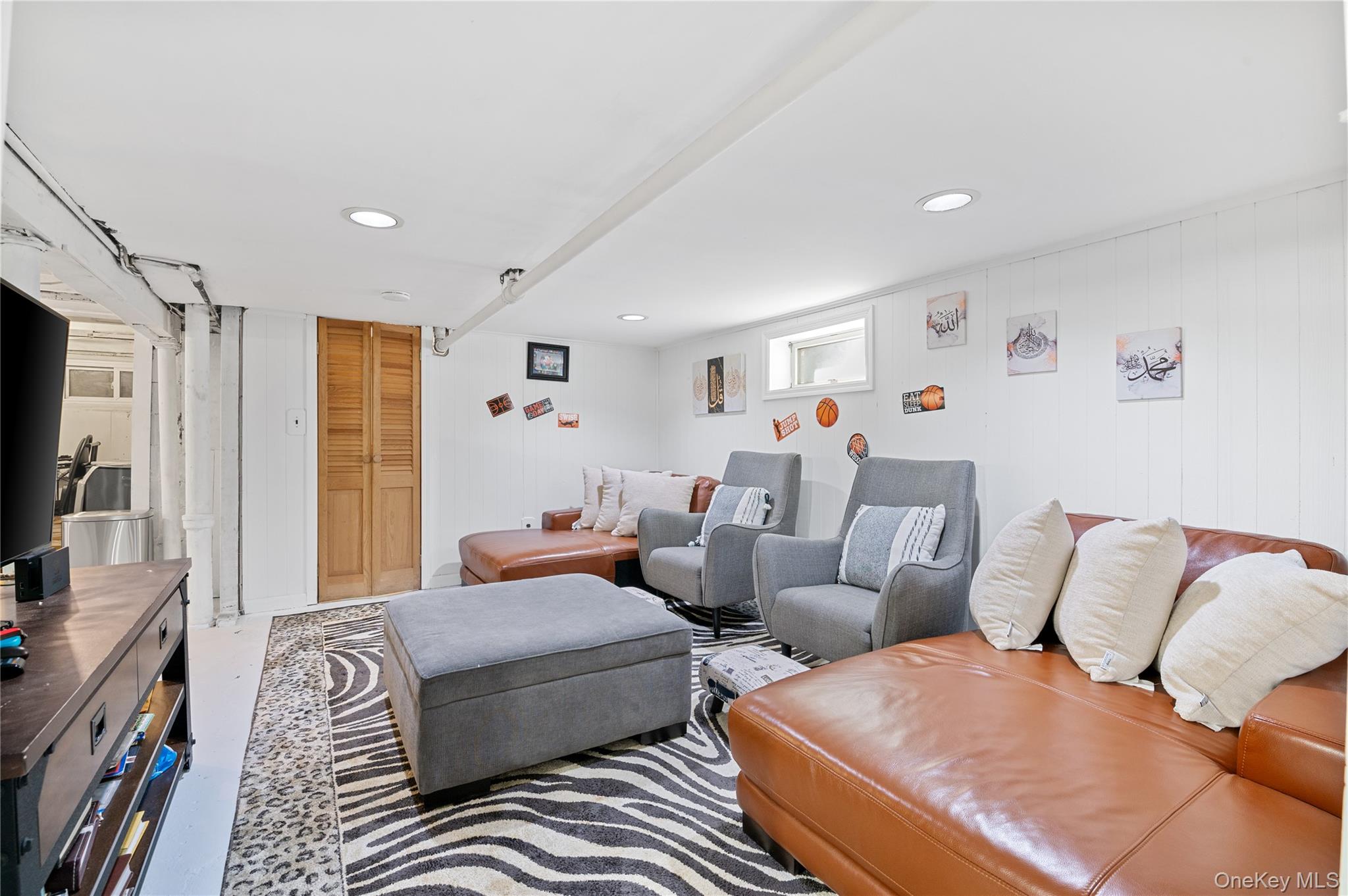 #14 photo, 408 Wellington Road, Mineola , NY 11501