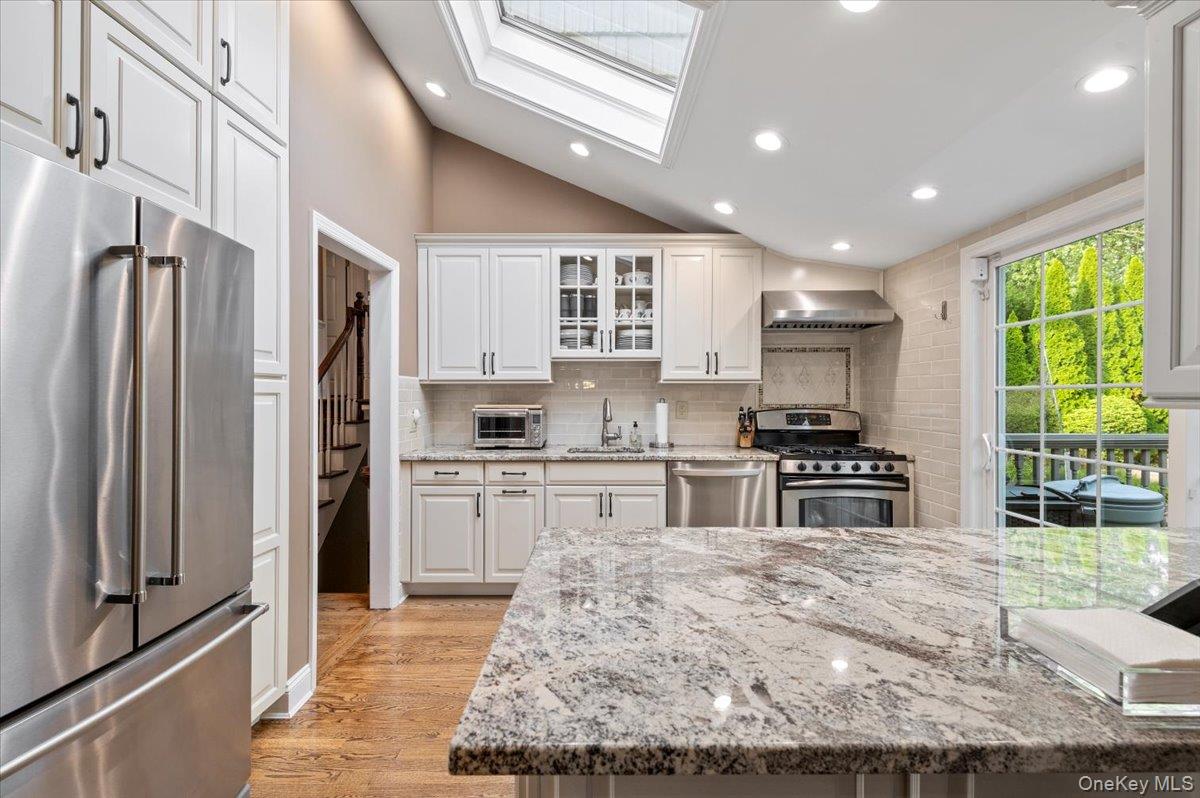 #12 photo, 9 Flint Lane, Jericho , NY 11753