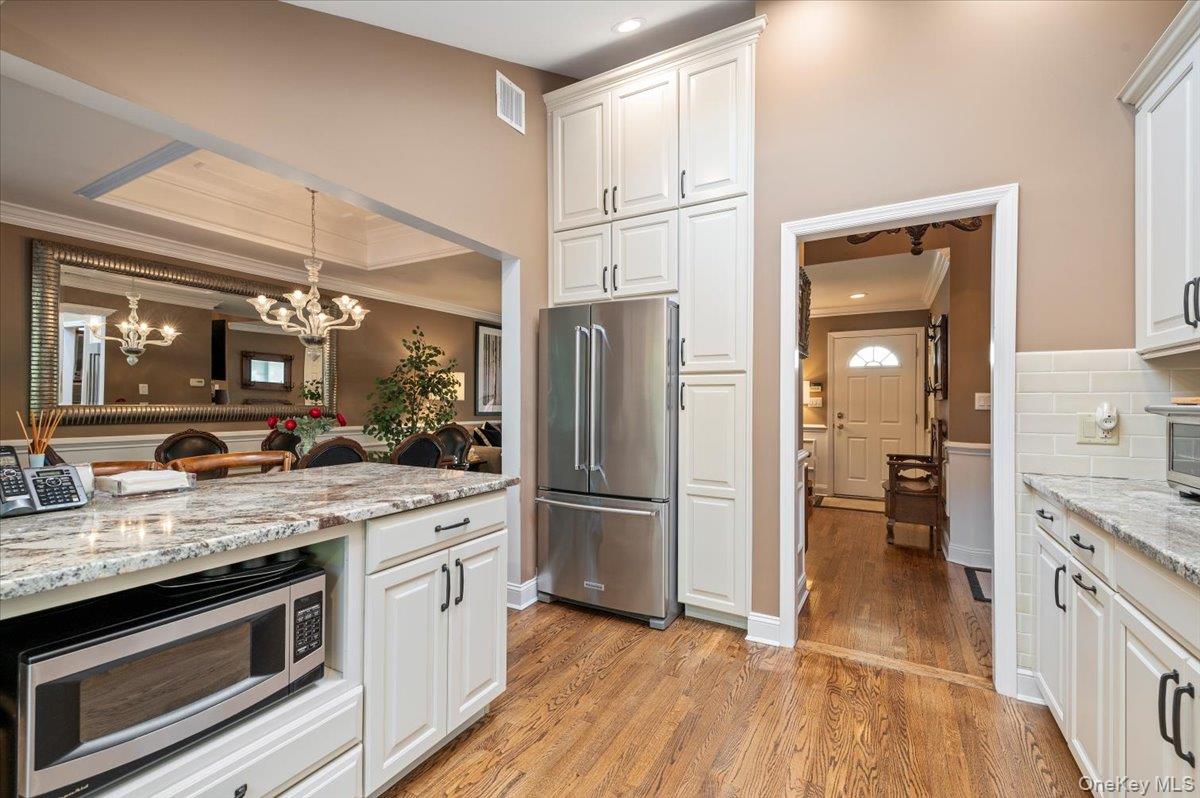 #15 photo, 9 Flint Lane, Jericho , NY 11753