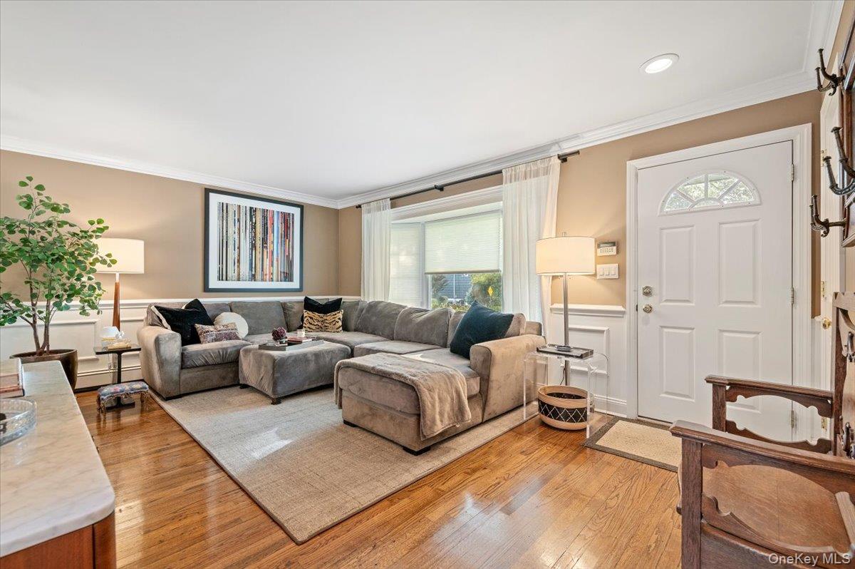 #3 photo, 9 Flint Lane, Jericho , NY 11753