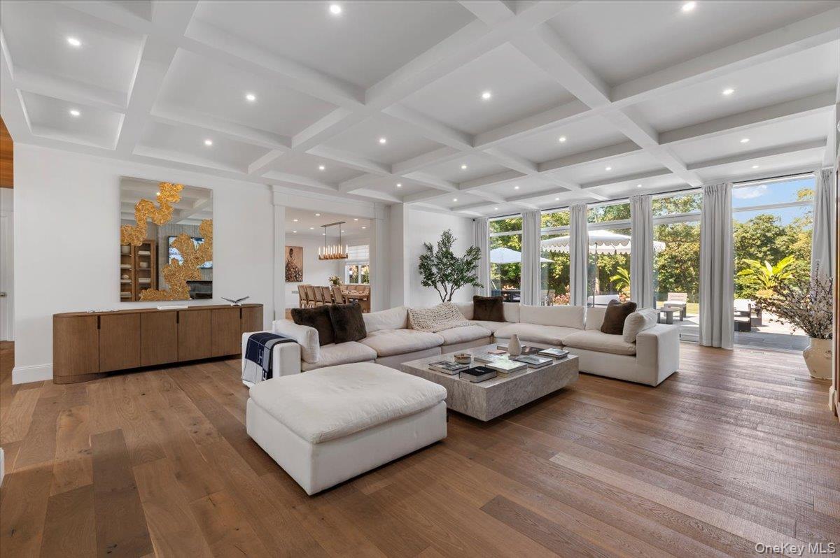 #9 photo, 5 Gerry Lane, サフォーク郡 Lloyd Harbor , NY 11743