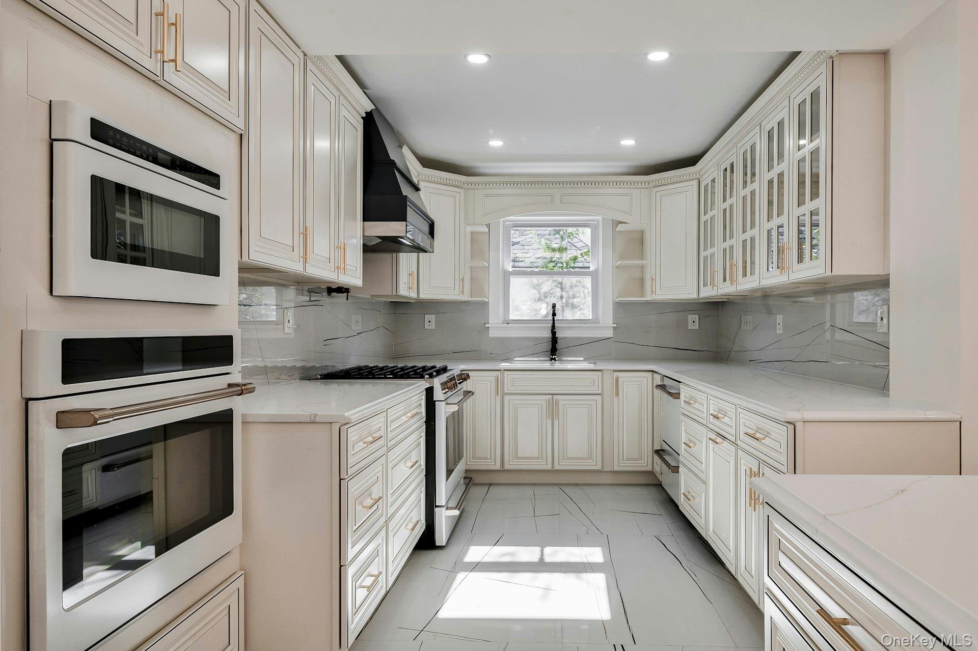 #19 photo, 60 Long Drive, Hempstead , NY 11550