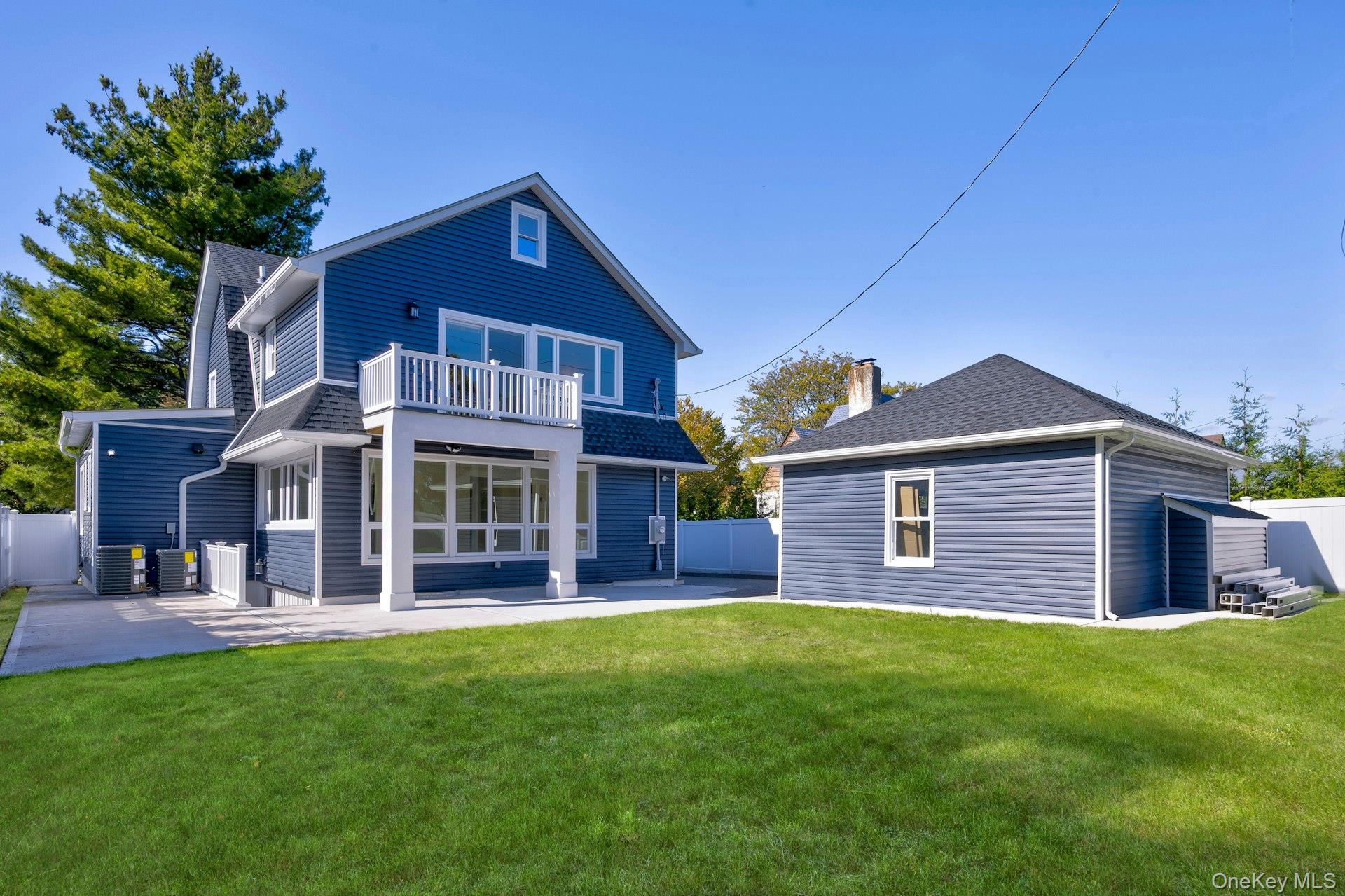 #4 photo, 60 Long Drive, Hempstead , NY 11550