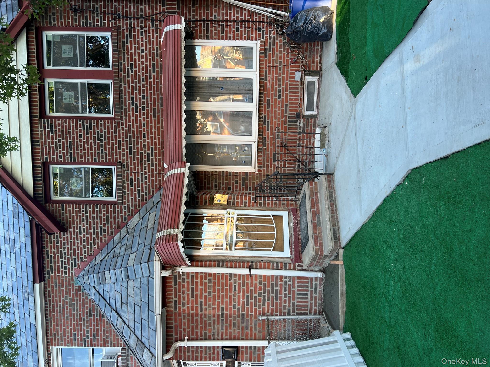 #1 photo, 114-28 198th Street, 皇后区 Saint Albans , NY 11412