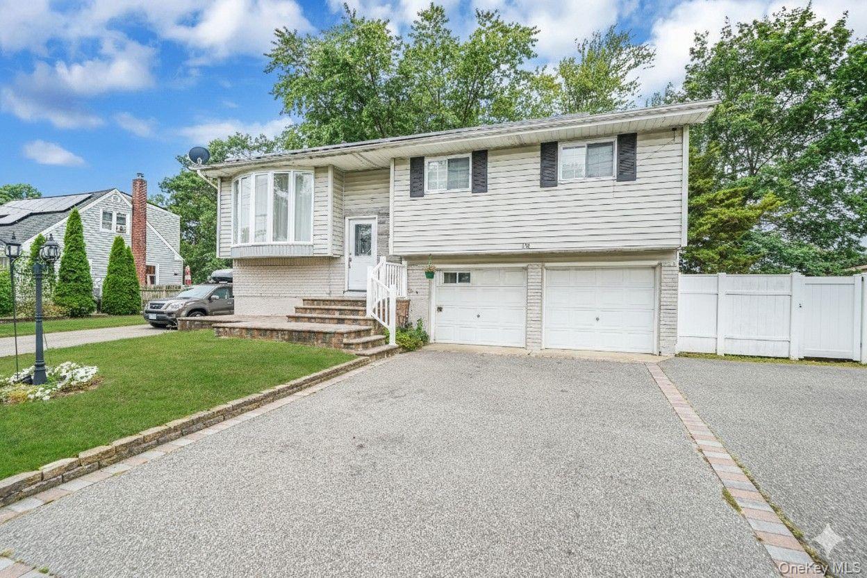 #1 photo, 158 Broadway, Brentwood , NY 11717