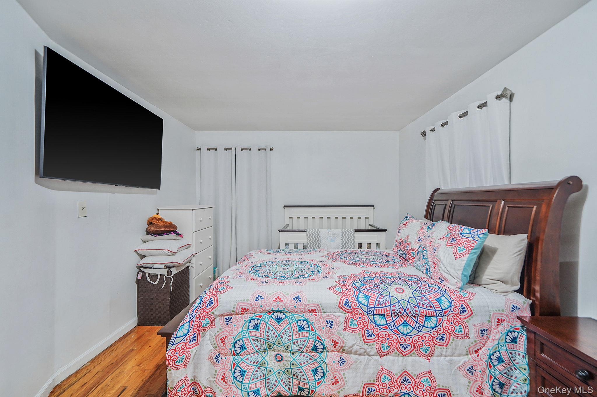 #11 photo, 158 Broadway, Brentwood , NY 11717